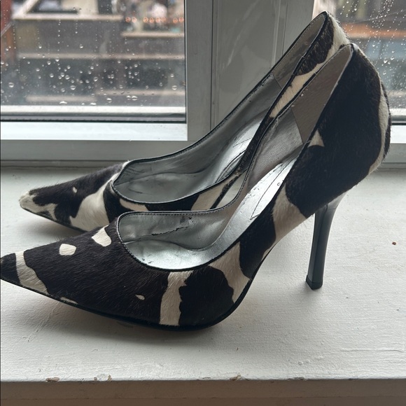 GUESS Pony Hair Cow Print Stiletto heels | 7M | Statement Animal Print Pumps - Picture 2 of 10